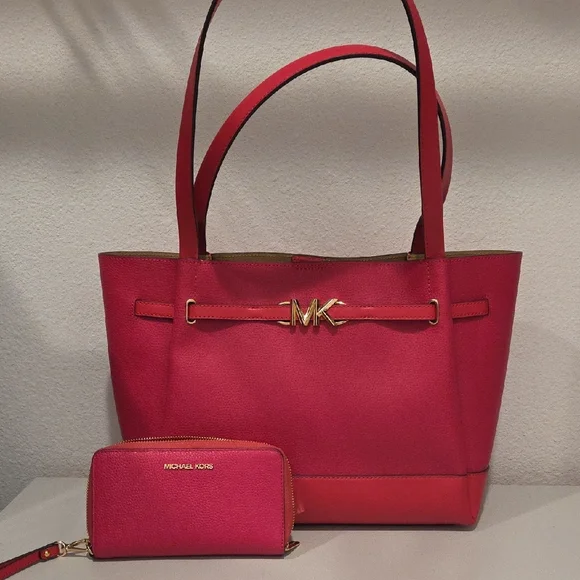 Michael Kors Fuchsia Leather Tote with Wristlet - Picture 1 of 8